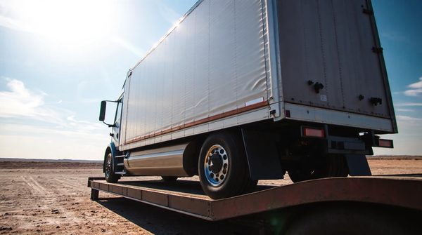Transport de camion plateau : solutions pratiques et rapides